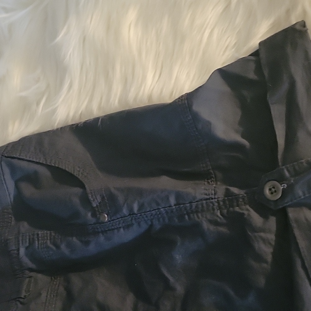 Gray Cargo Shorts L, NWT - Picture 3 of 5